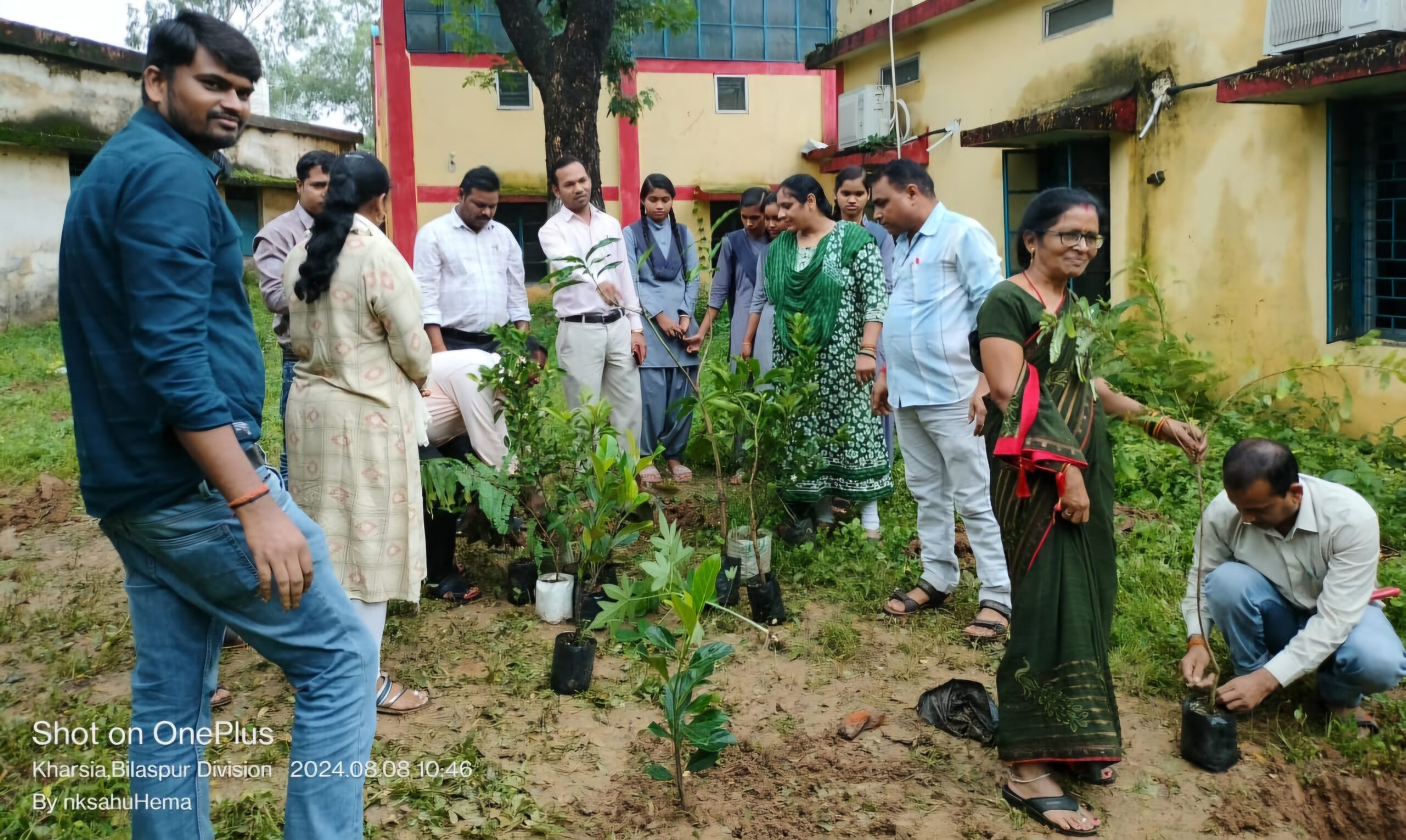 खरसिया ITI में भी दिखा “एक पेड़ मां के नाम” का असर, प्रिंसिपल पटेल के नेतृत्व में सबने मिलकर किया पौधारोपण